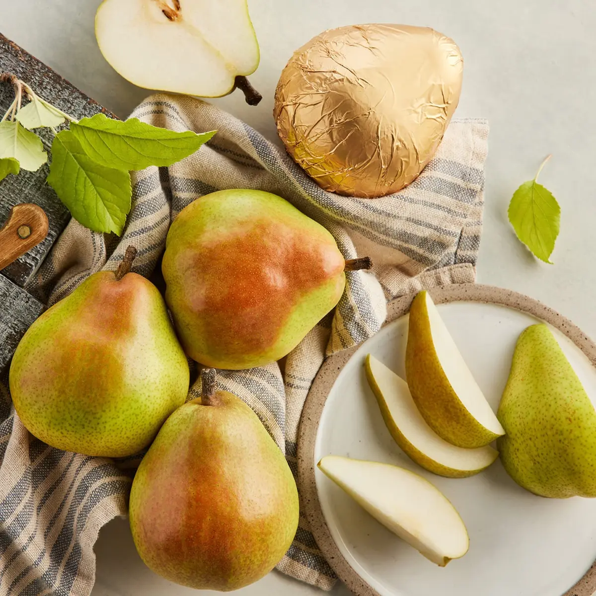 Harry & David Royal Riviera Pears 6 lb | Premium King-Sized Fruit Gift - view 2