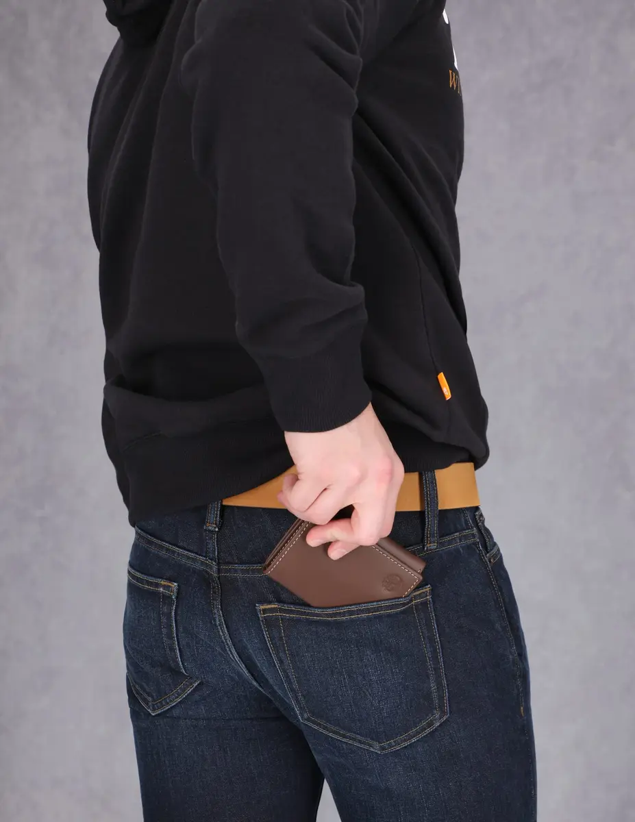 Timberland Men's Leather Trifold Wallet With ID Window, Brown (Hunter) 10.8 cm (4.25" H x 3.5" W) - view 4