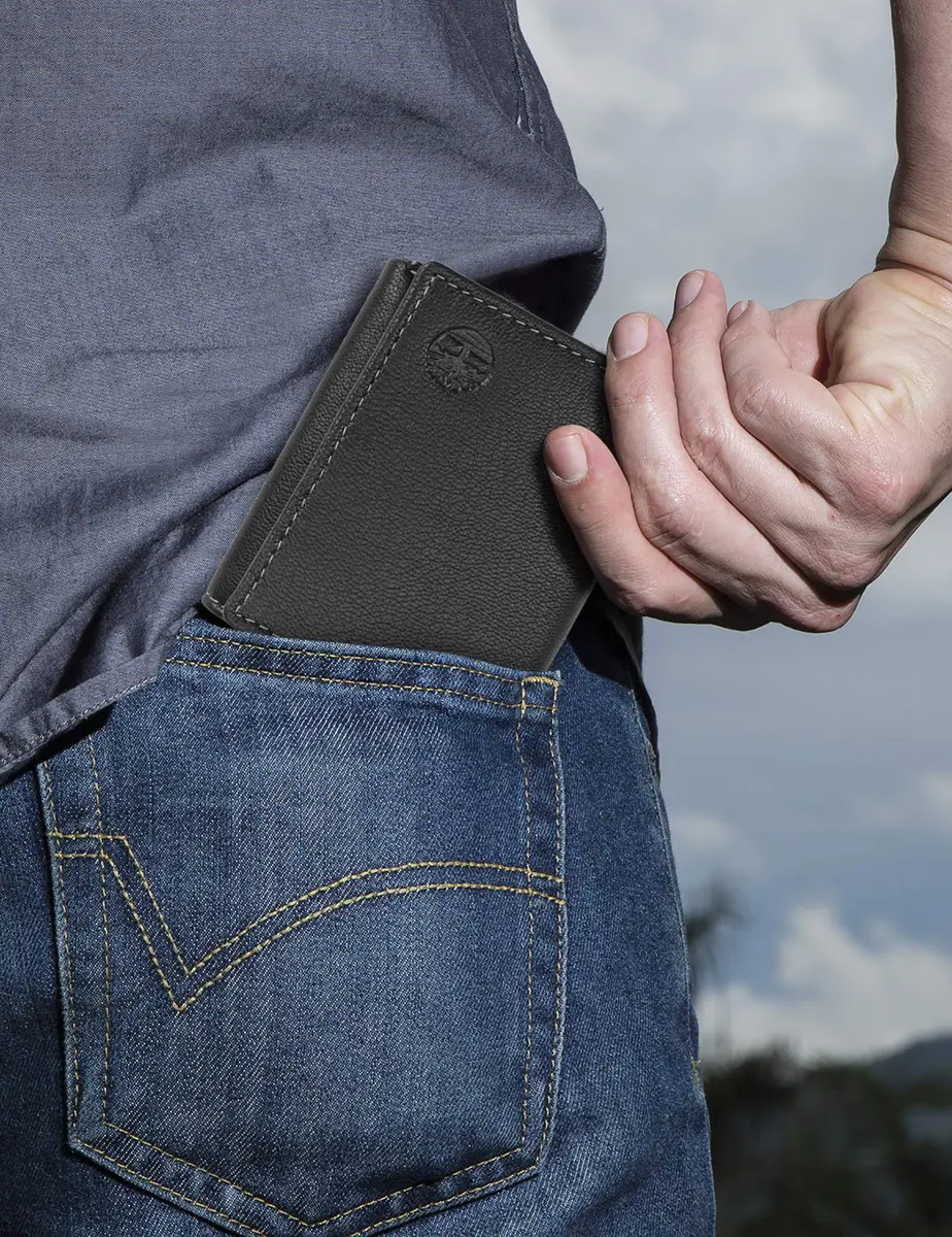 Timberland Men's Leather Trifold Wallet With ID Window, Black 10.8cm (4.25") | Genuine Italian Leather, RFID Blocking - view 5