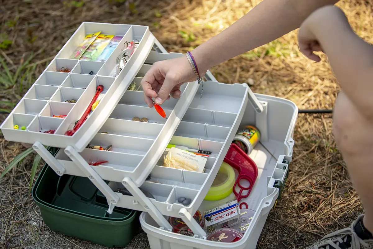 Plano 3-Tray Tackle Box with Dual Top Access, Dark Green Metallic/Off White, 1.8 kg (3.5 lb) | Classic Fishing Storage - view 3