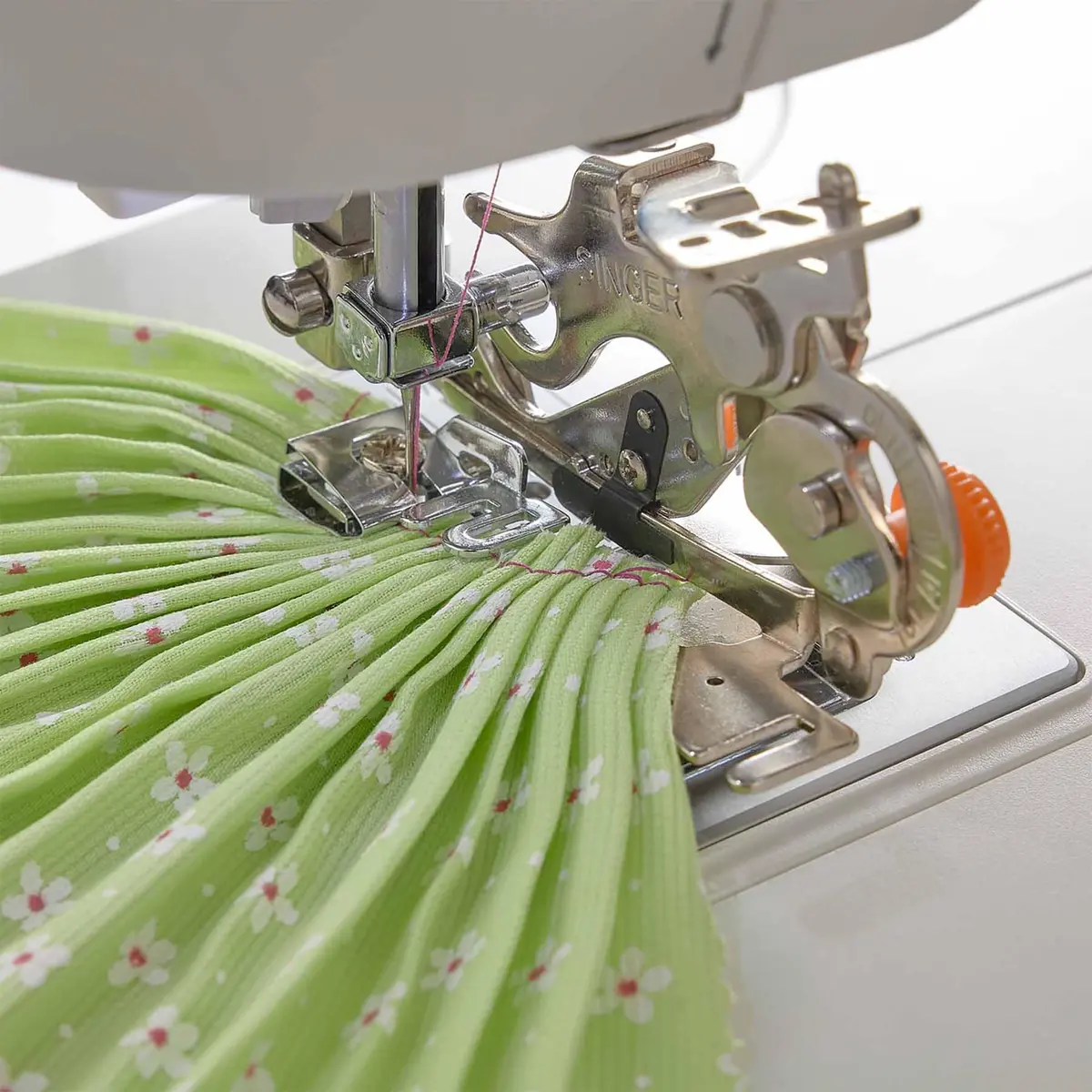 SINGER Ruffler Attachment Foot for Pleats & Gathers, Low-Shank Machines | 7.6 cm (3 in) x 5.1 cm (2 in) x 5.1 cm (2 in) - view 2