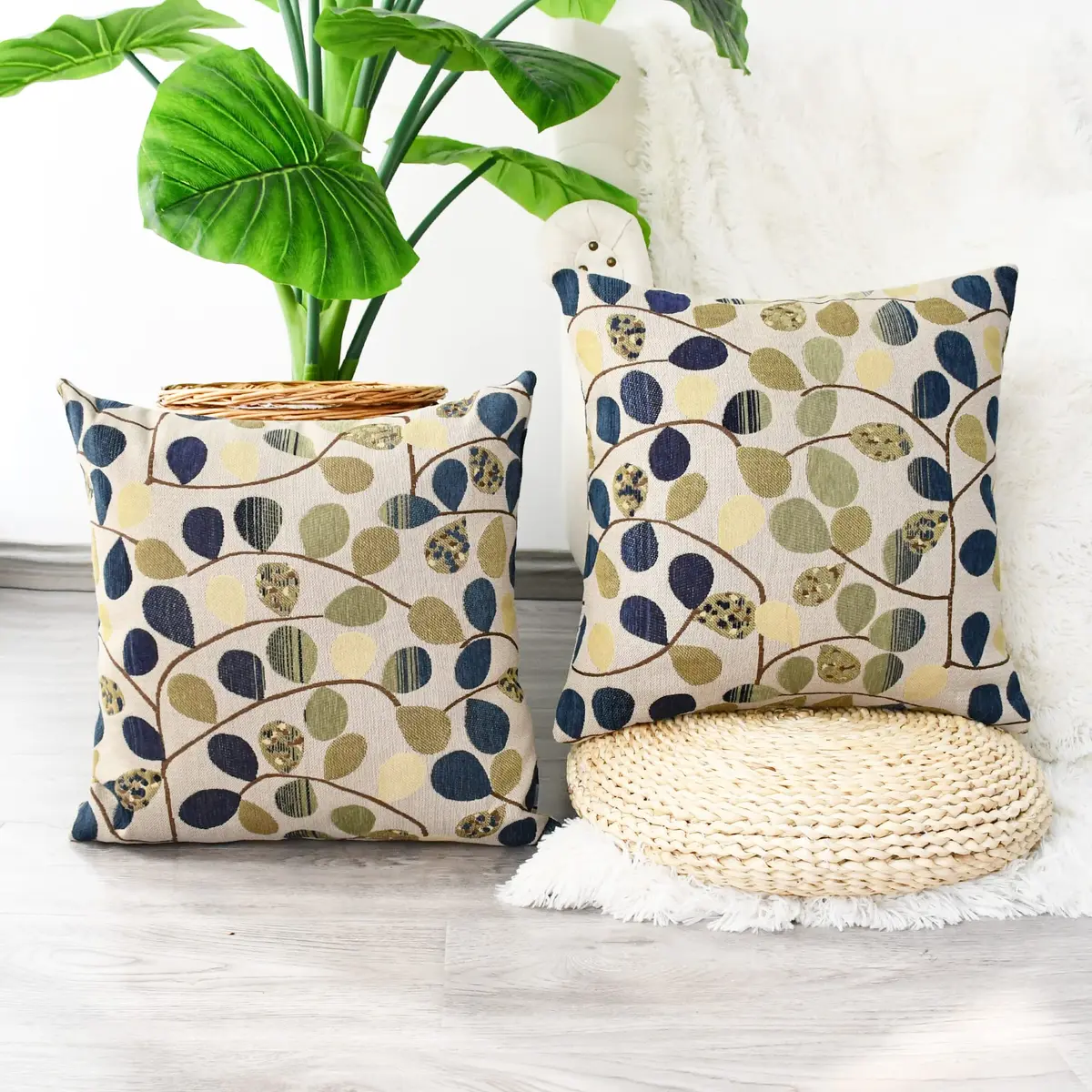 CaliTime Decorative Throw Pillow Cover 18 x 18 Inches | Luxurious Chenille Leaf Design - view 3