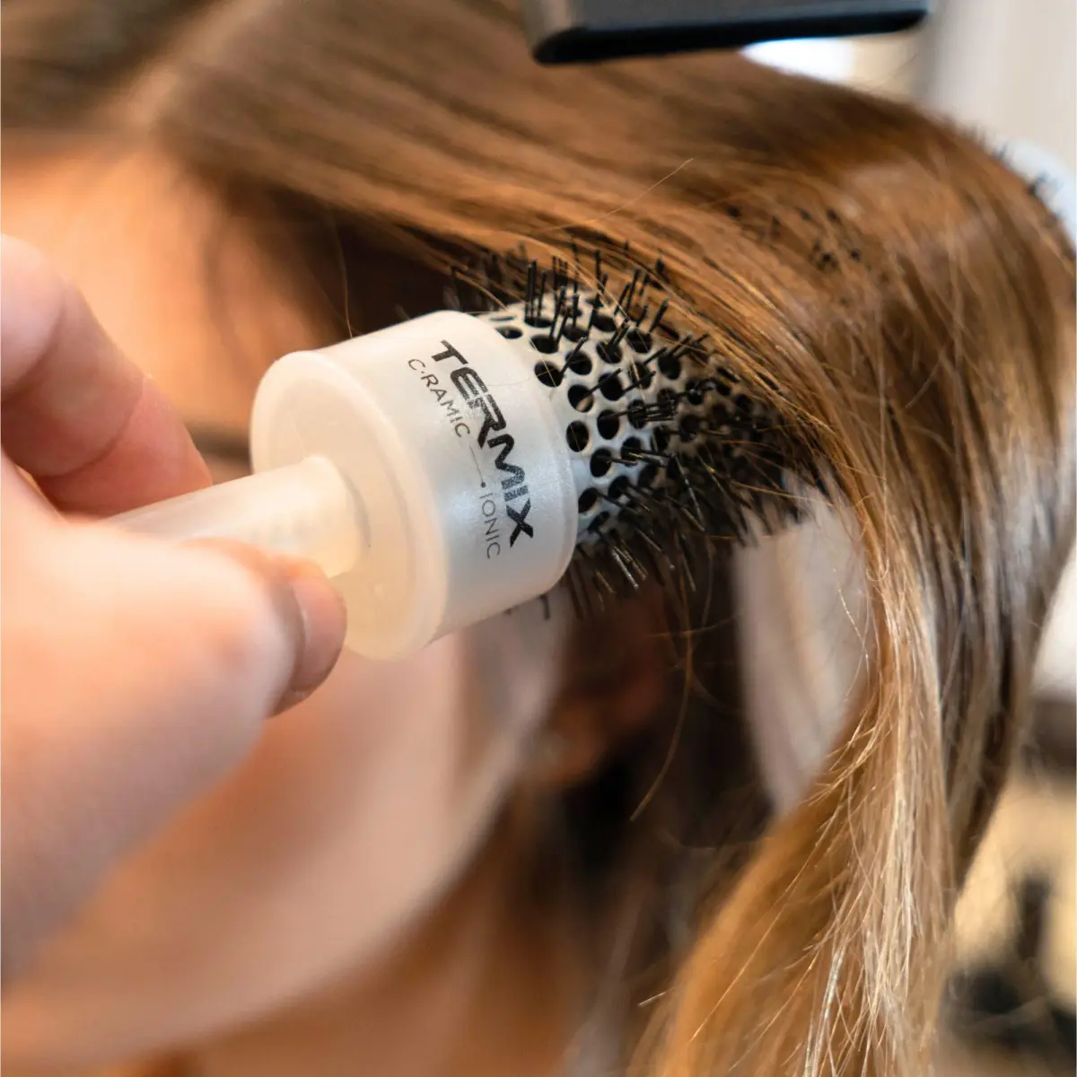 Termix Ionic Ceramic Round Hair Brush Ø 23 mm (0.9 inch) | Faster Blow-Drying & Styling - view 3