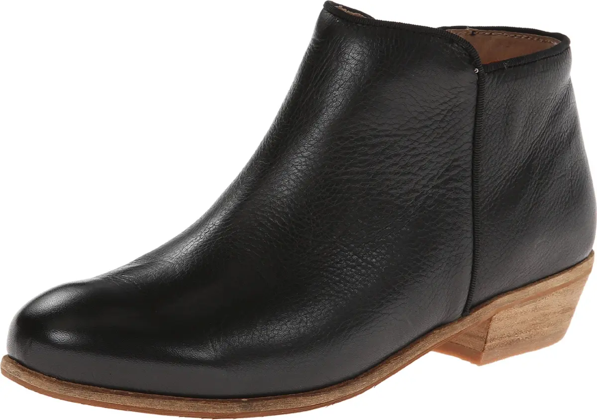 SoftWalk Rocklin Chelsea Boot 7 W US | Black Veg Tumbled Leather, Ankle-High Comfort - main product image