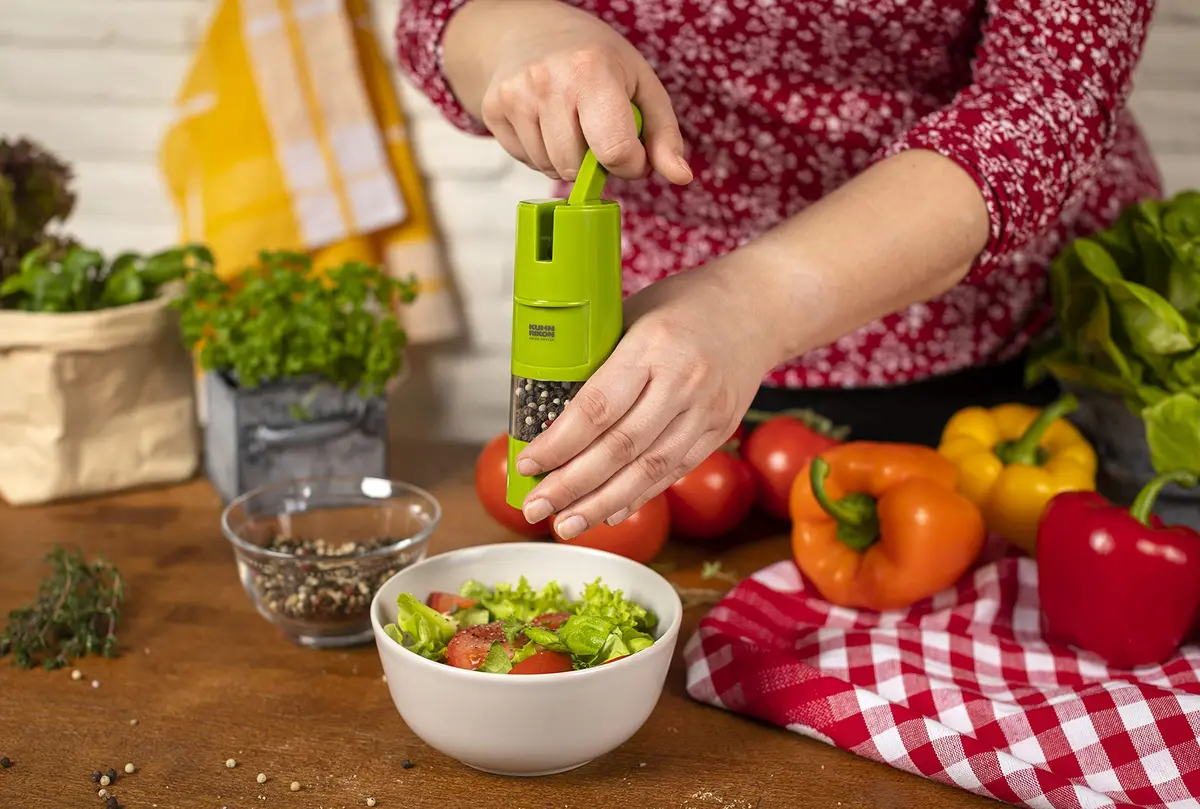 Kuhn Rikon High Performance Ratchet Grinder, Green | Swiss Design Salt & Pepper Mill (21.5cm) - view 3