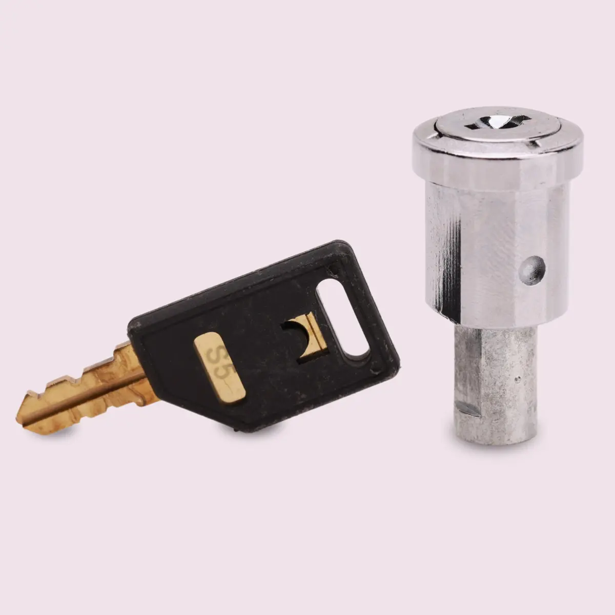 Bulk Vending Lock & Key for Beaver Gumball Vending Machine | Metal Round Lock, Silver, Canada | Replacement Part - view 4