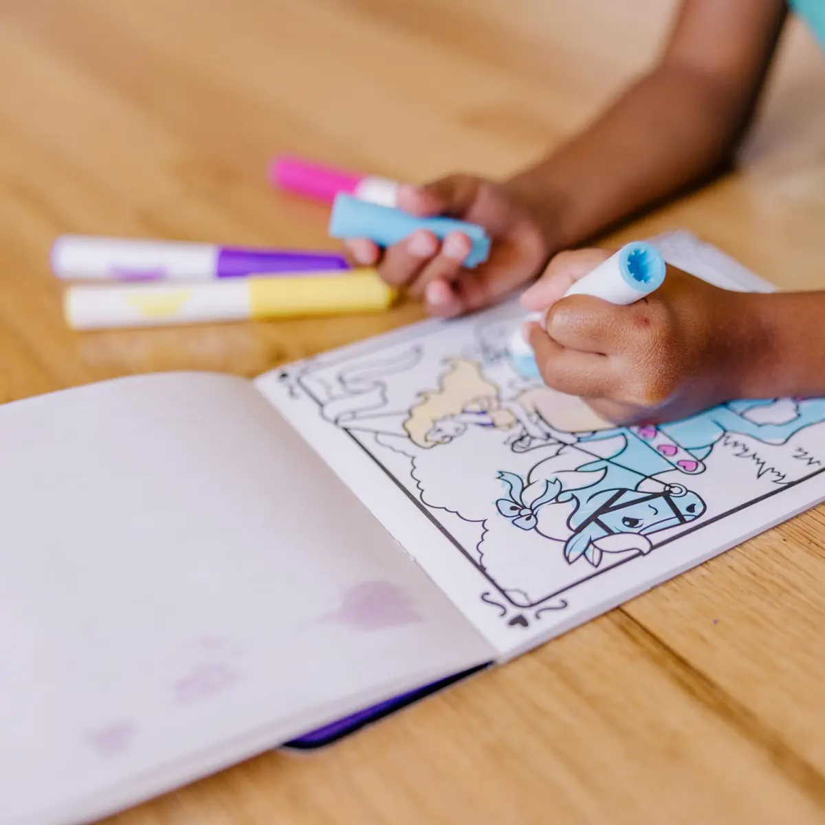 Melissa & Doug On The Go Magicolor Coloring Pad - Princess (18 Pages, 25cm x 15cm) - view 5