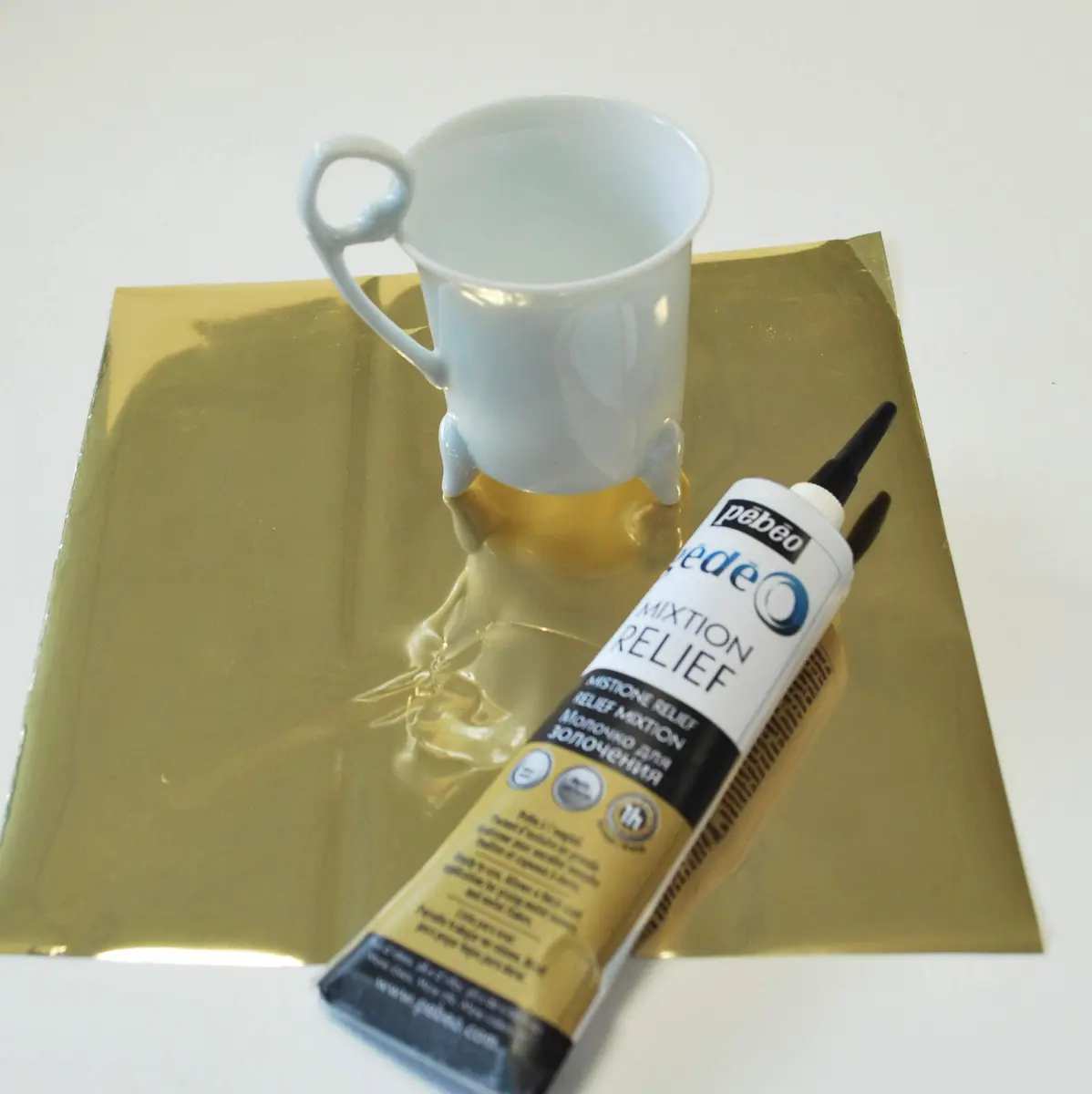 PEBEO Gédéo Mirror Effect Gold Leaves Adhesive Sheet - 12 Sheets, 5 ½ x 5 ½ Inches | Gold Leaf for Art & Decor - view 4