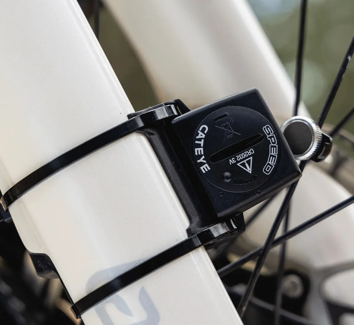 CATEYE Padrone Wireless Bike Computer (Blue) | Large Display, Easy Navigation, 1-Year Battery - view 9