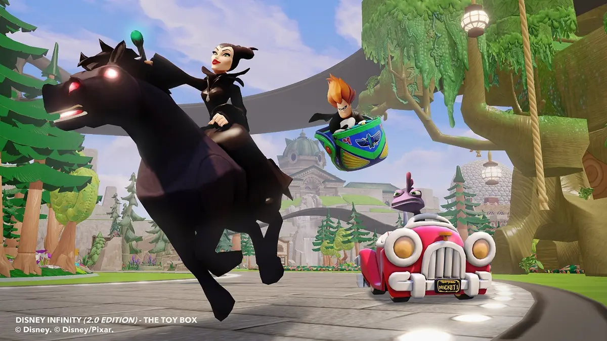 Disney INFINITY Disney Originals Maleficent Figure 2.0 Edition | Not Machine Specific (70-120 chars) - view 3