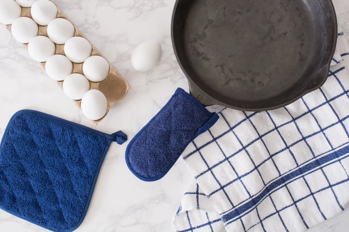 DII Basic Terry Collection Quilted Cotton Potholder 7x7 inch (18x18 cm) - Set of 3 | Heat Resistant Up to 400°F - view 2