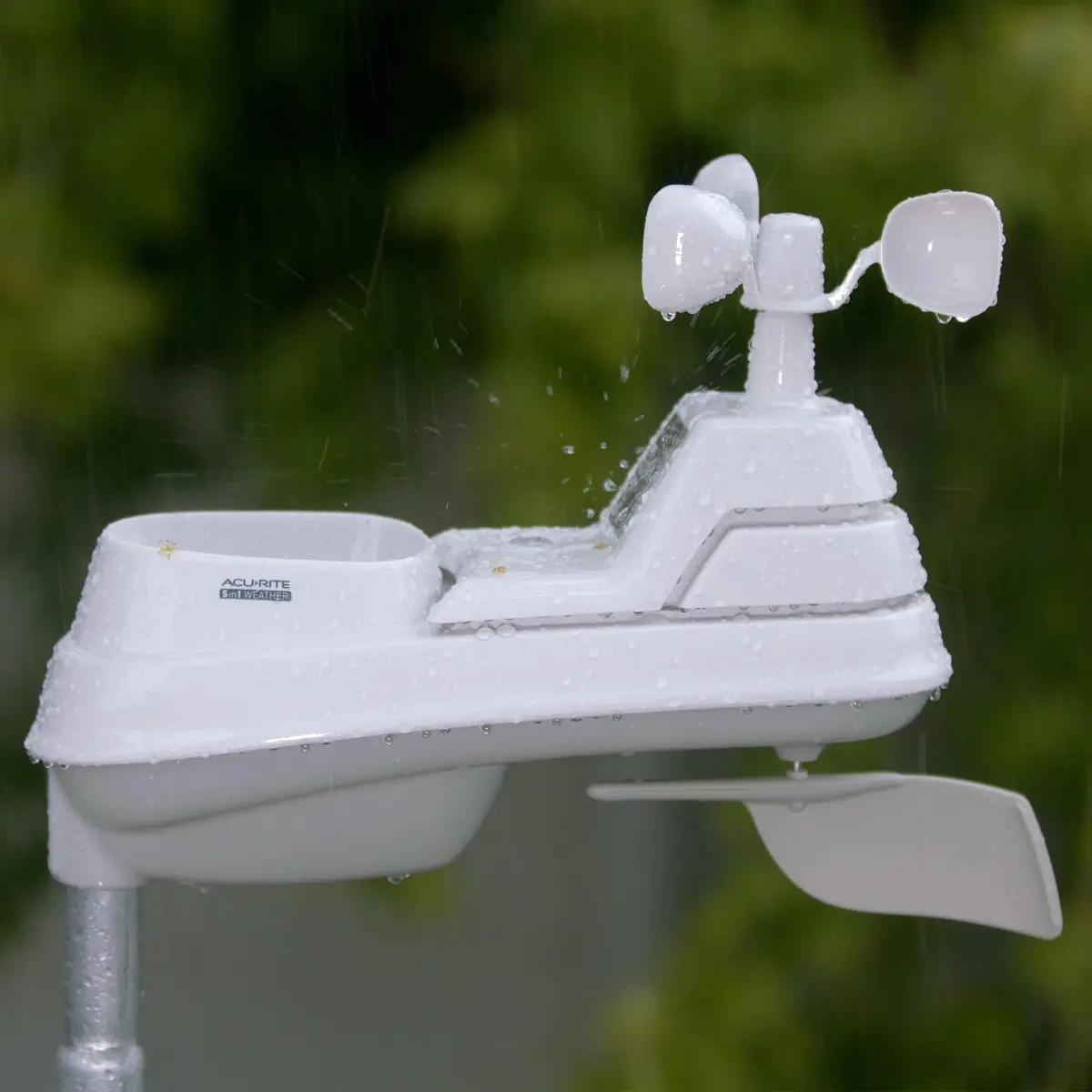 AcuRite Iris (5-in-1) Indoor/Outdoor Wireless Weather Station 2.63" D x 8.13" W x 6.75" H | Real-Time Weather Data with Color Display - view 7