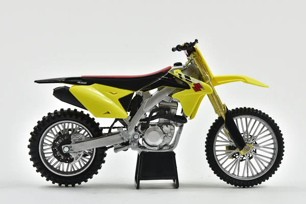 NewRay 1:12 Suzuki RM-Z450 2014 Motocross Bike Yellow | Detailed Die-Cast Replica - view 3