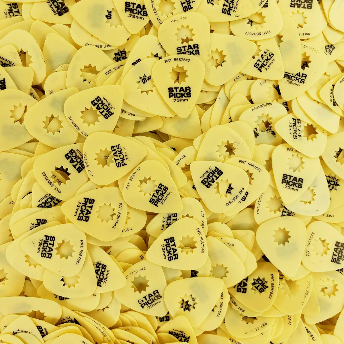 Cleartone Star Picks 0.73mm Yellow | Patented Star-Shaped Grip Guitar Plectrums (72-Pack) - view 2