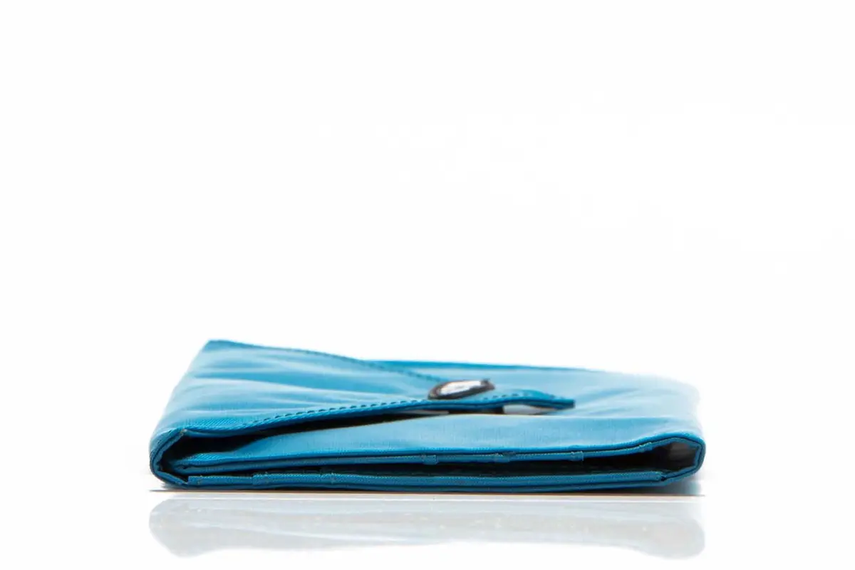 Big Skinny Women's Slimvelope Tri-Fold Checkbook Wallet 16.89cm (7.5in) | Holds 40 Cards, Ocean Blue - view 4