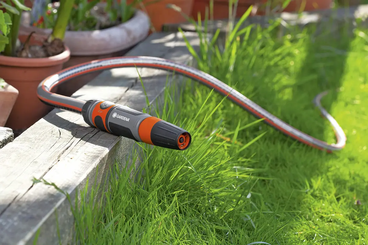 Gardena Water Nozzle with Infinitely Adjustable Jet | Frost-Protected, Durable Spray (1.07L) - view 5