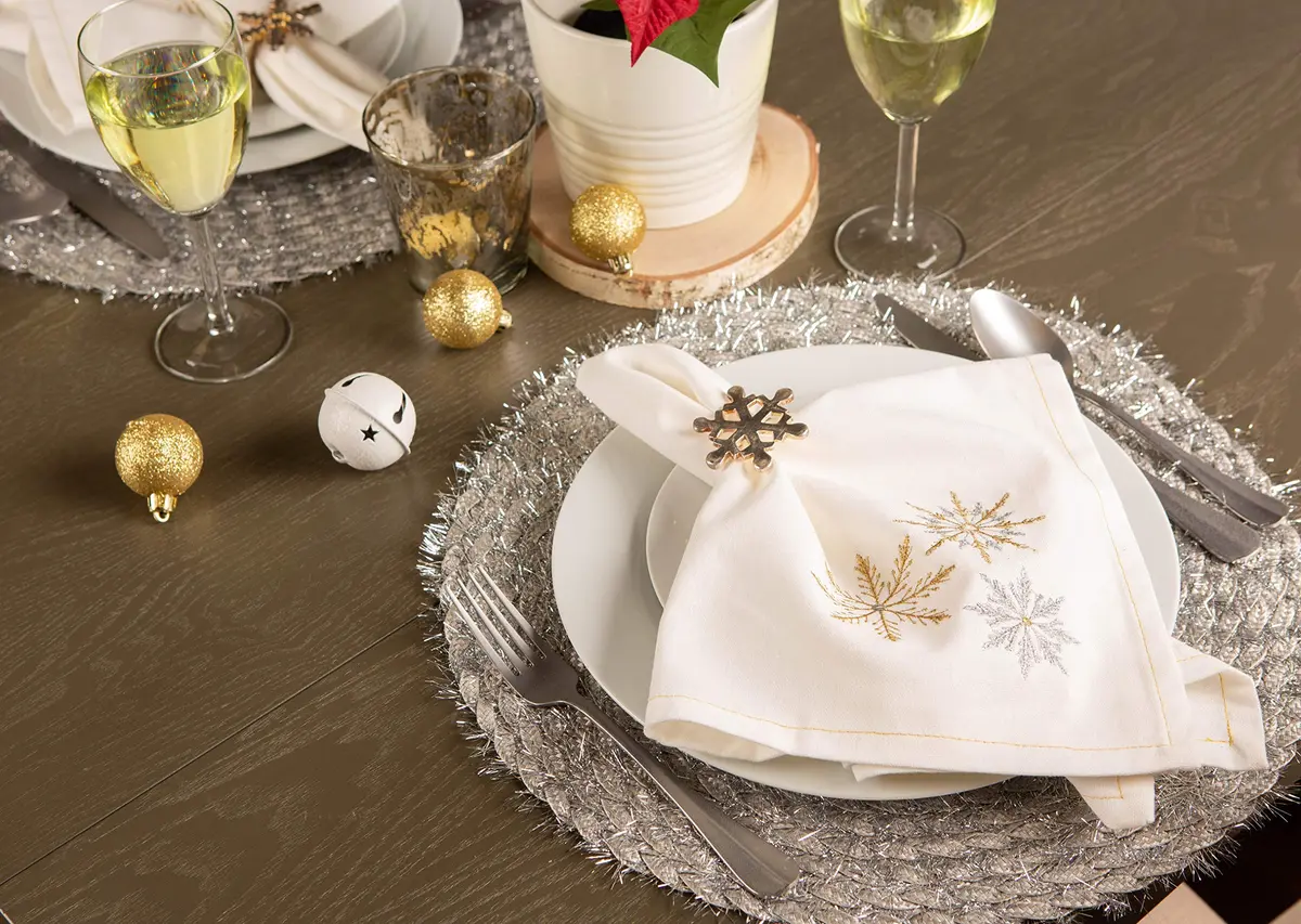 DII Classic Woven Tabletop Collection, Indoor/Outdoor Placemat Set, Round, 15" Diameter, Silver Tinsel (70-120 chars) - view 6