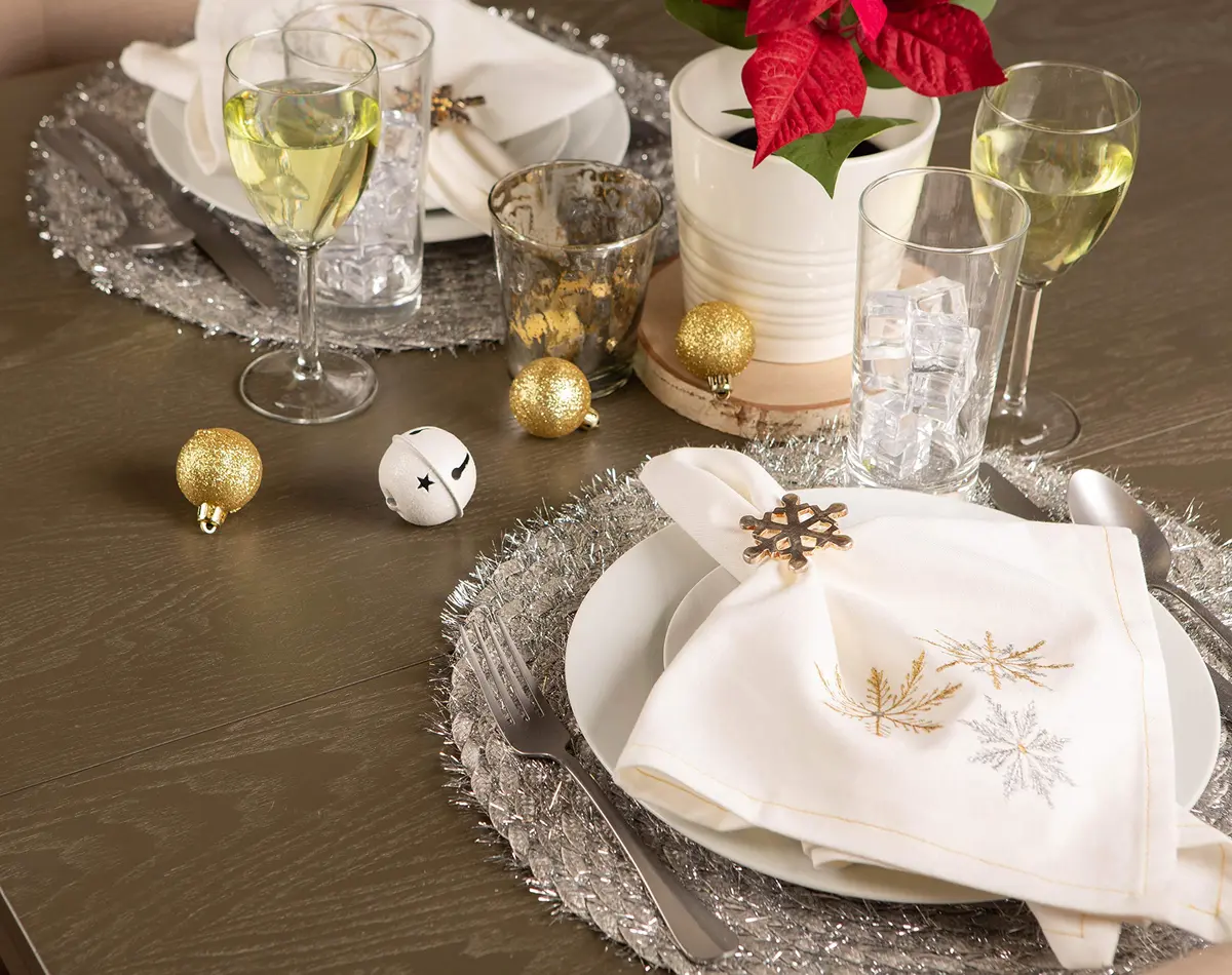 DII Classic Woven Tabletop Collection, Indoor/Outdoor Placemat Set, Round, 15" Diameter, Silver Tinsel (70-120 chars) - view 9
