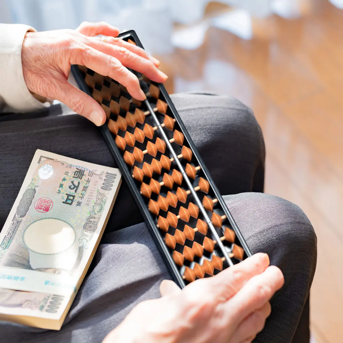 Yellow Mountain Imports 17-Column Soroban Abacus 26.7 cm (10.5 in) | Classic Math Tool for Mental Calculation - view 7