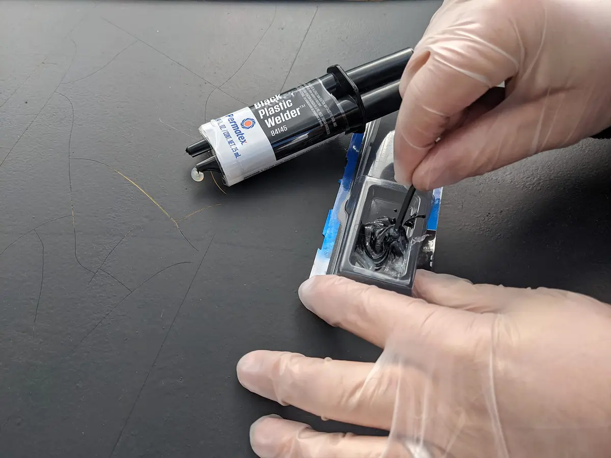 Permatex Permapoxy Black Plastic Weld 0.84 fl. oz. | Fast-Curing, High-Strength Bond (70-120 chars) - view 4