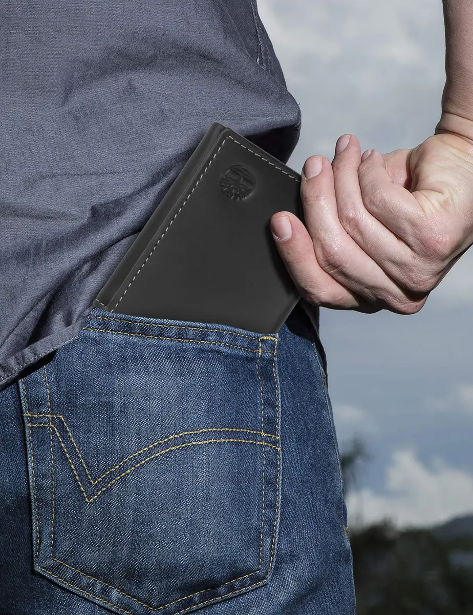 Timberland Men's Leather Trifold Wallet With ID Window, Black 10.8cm (4.25") | Genuine Italian Leather, Compact Design - view 2