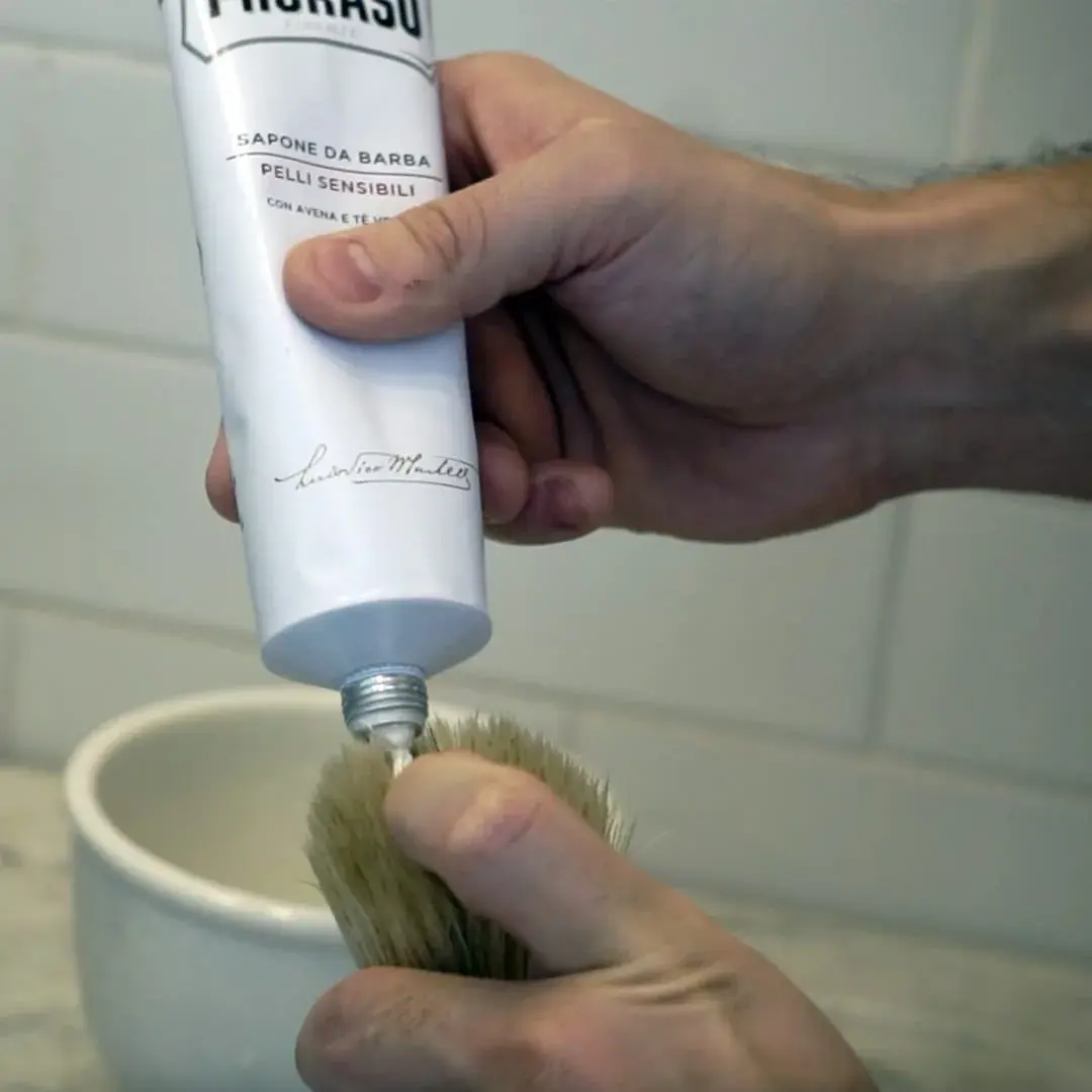 Proraso Shaving Cream Sensitive Skin Oatmeal & Green Tea 150ml (5.1 Fl Oz) | Smooth Irritation-Free Shave - view 4