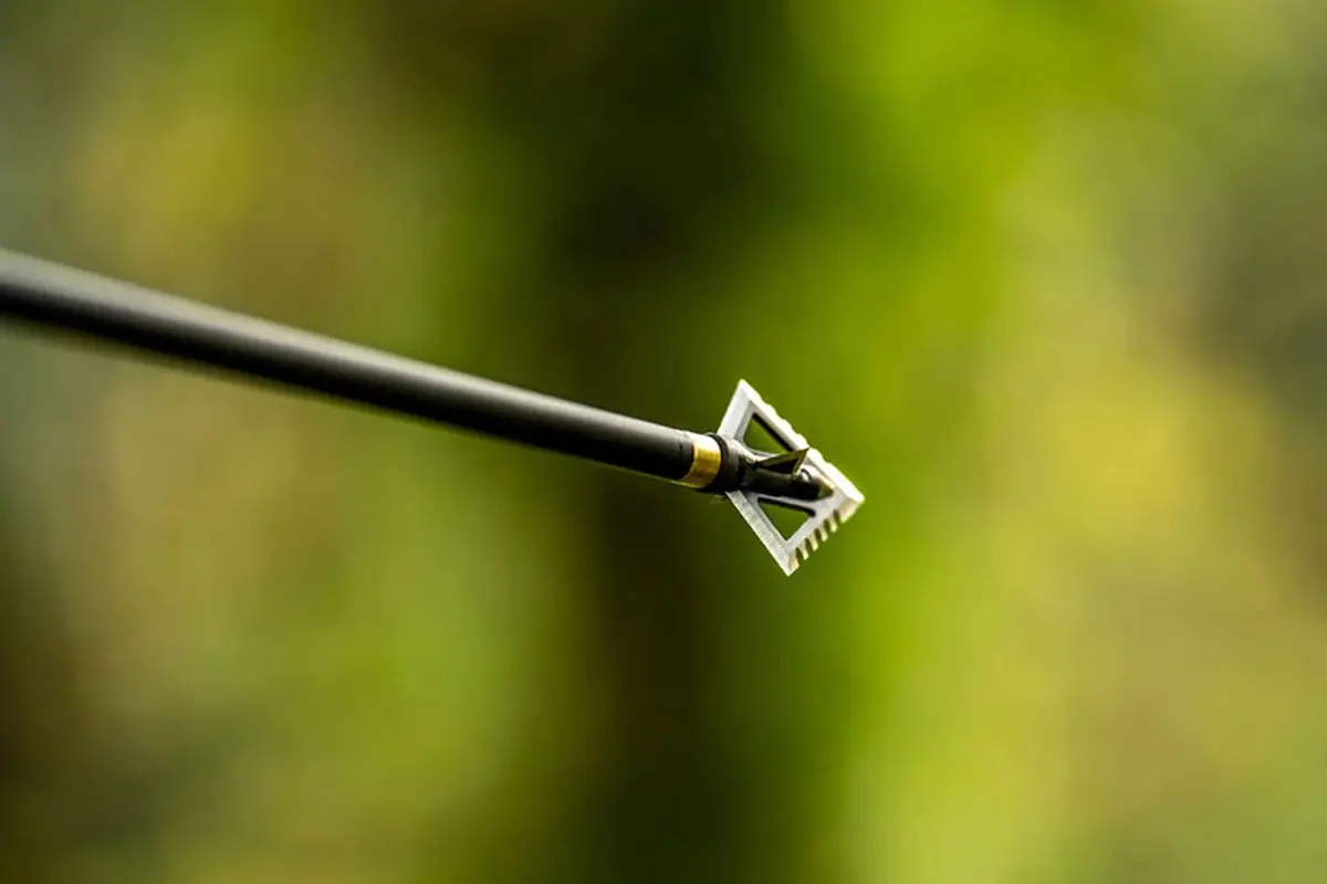 Magnus 4 Blade Hornet Ser-Razor Broadhead 100-Grain | Fixed Blade, Serrated, Deep Penetration - view 2