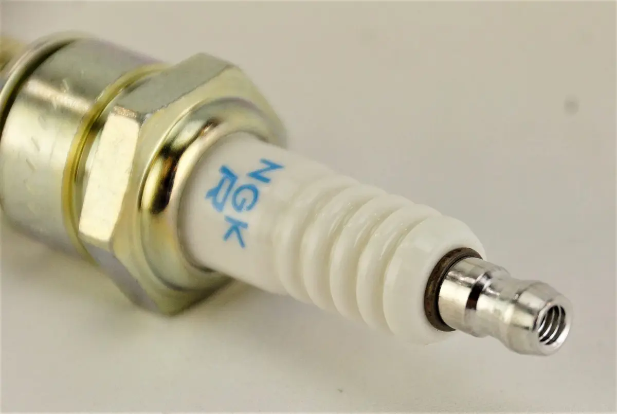 NGK BPR6ES Nickel Spark Plug 14mm | OE Quality, Long-Lasting Performance - view 5