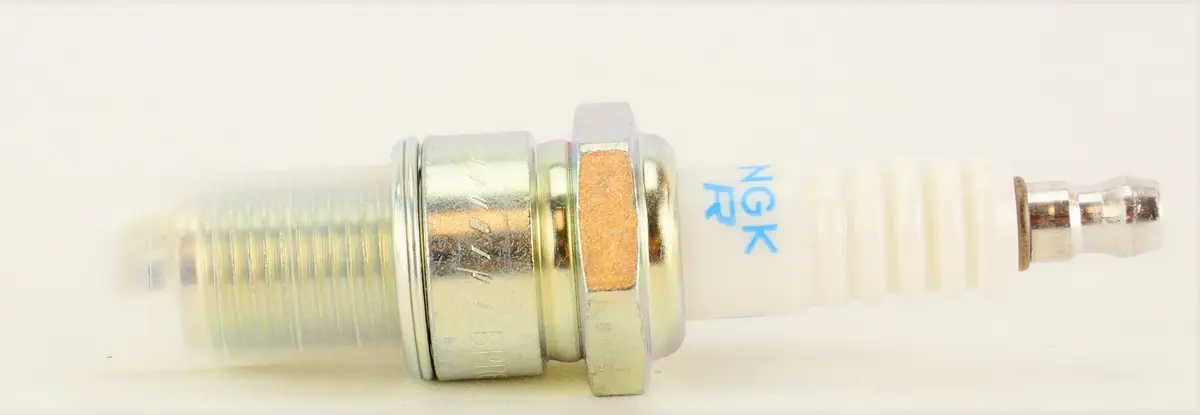 NGK BPR6ES Nickel Spark Plug 14mm | OE Quality, Long-Lasting Performance - view 3