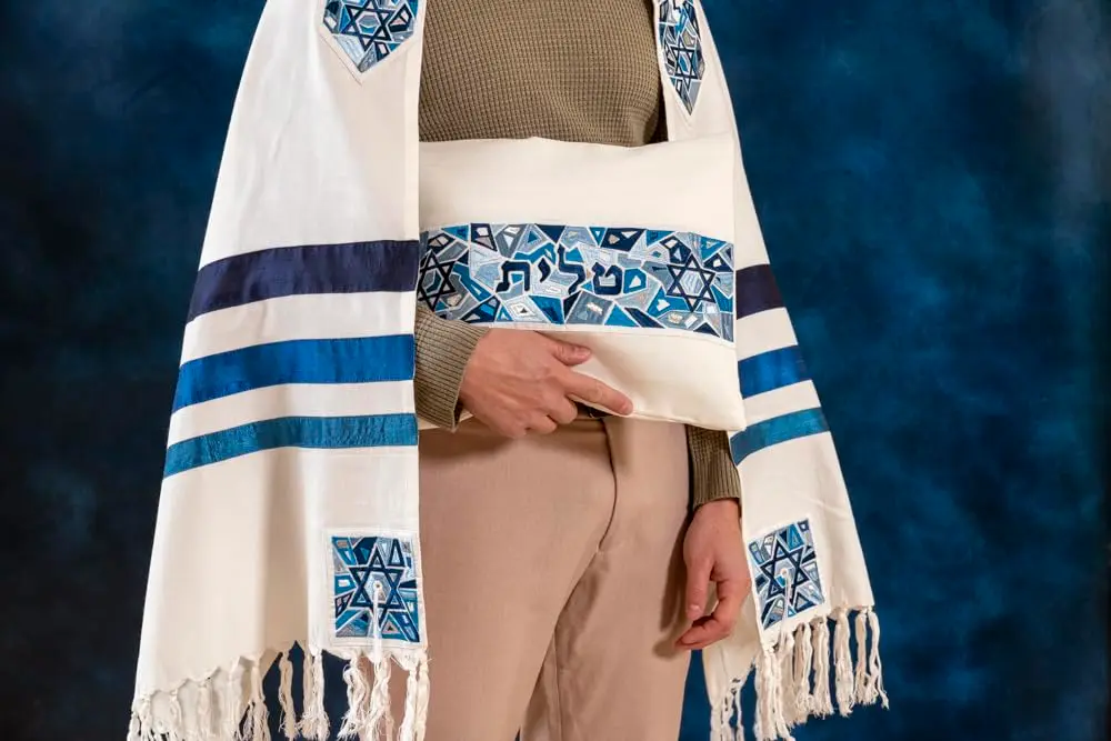 EMANUEL Yair Emanuel Tallit Prayer Shawl Gadol 16" x 70" | Blue Geometric Embroidered Silk & Cotton - view 4