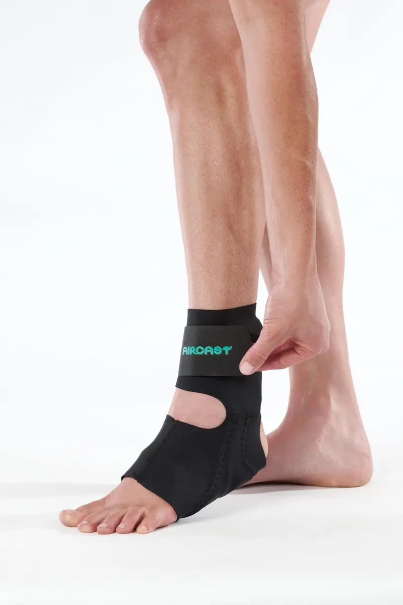 AIRCAST Airheel Arch & Heel Support with Stabilizers | Supports Plantar Fasciitis & Achilles Tendonitis, Universal Fit (Can be worn on both feet) | Medium - view 2