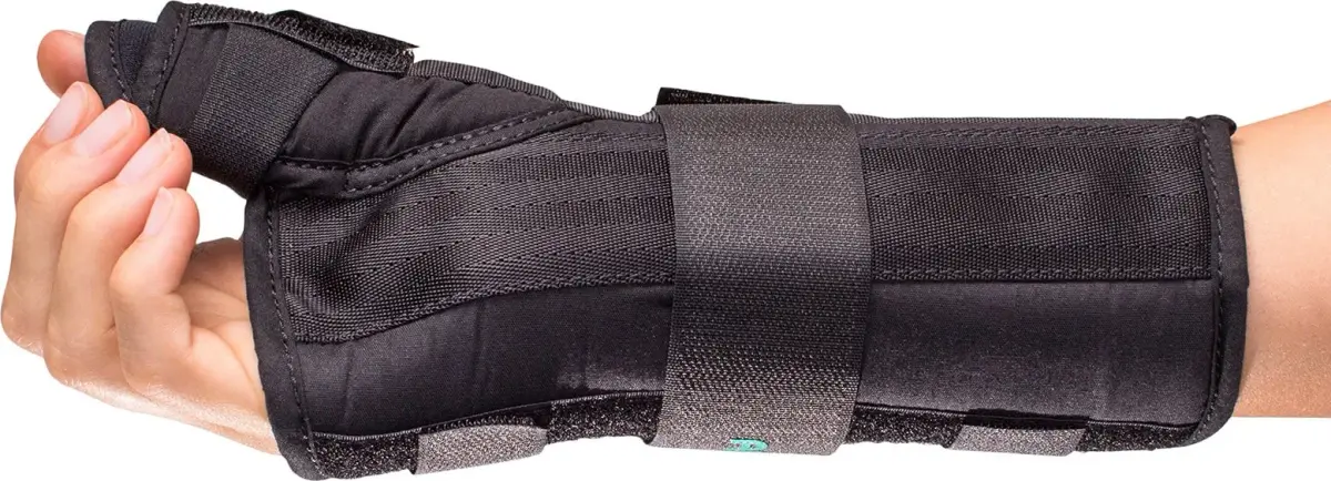 Aircast A2 Wrist Brace with Thumb Spica - Right Small 10cm (3.9in) | Supports Carpal Tunnel & Sprains - view 3