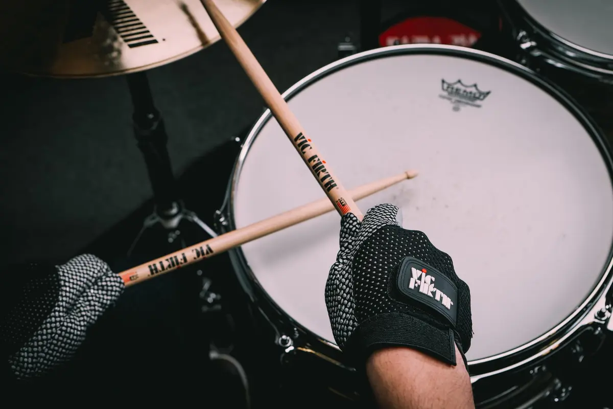 Vic Firth Drumming Glove - Small | Premium Cabretta Leather with Synthetic Grip - view 2