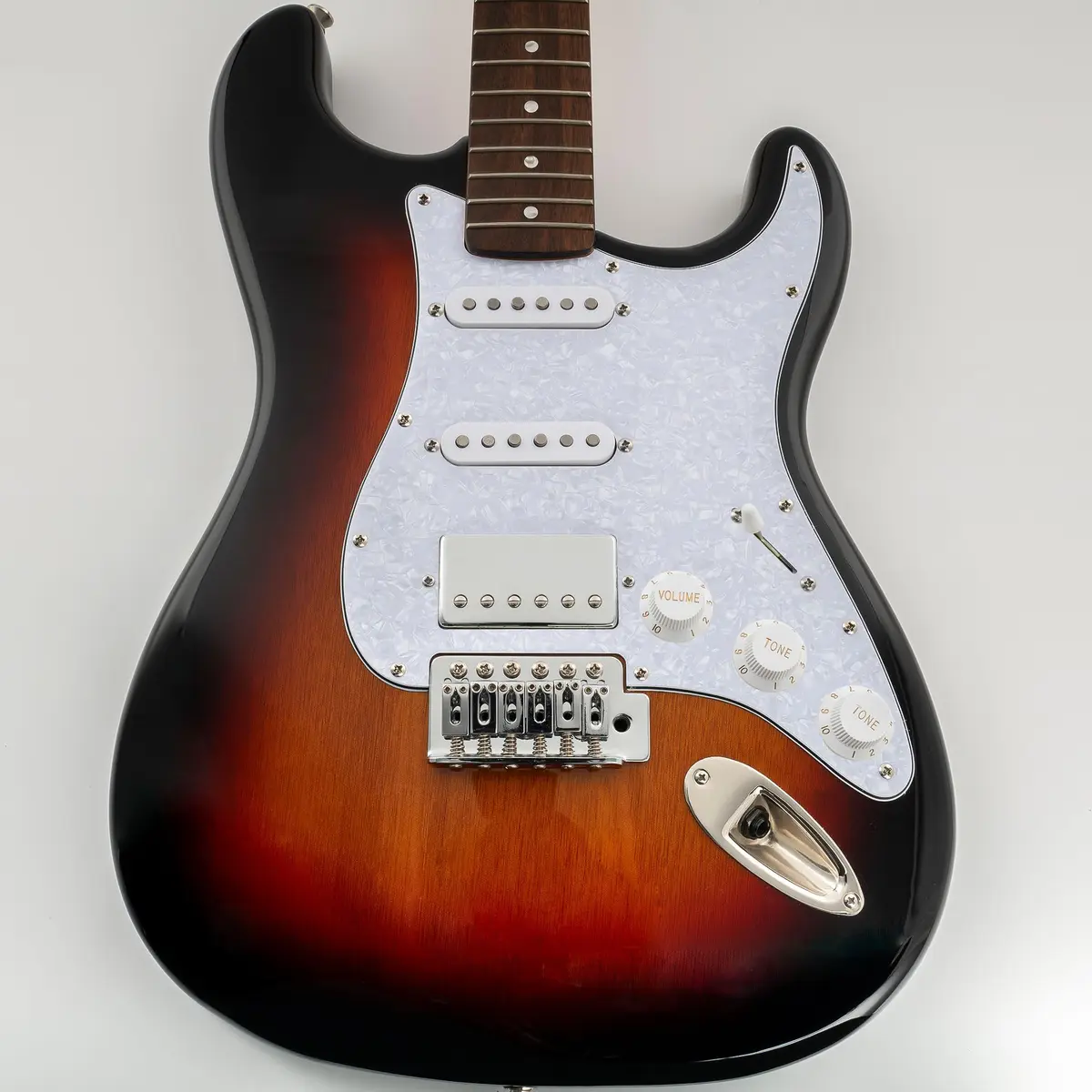 Musiclily Pro HSS 11 Hole ST Guitar Pickguard 4Ply White Pearl | Fits Fender Stratocaster - view 5