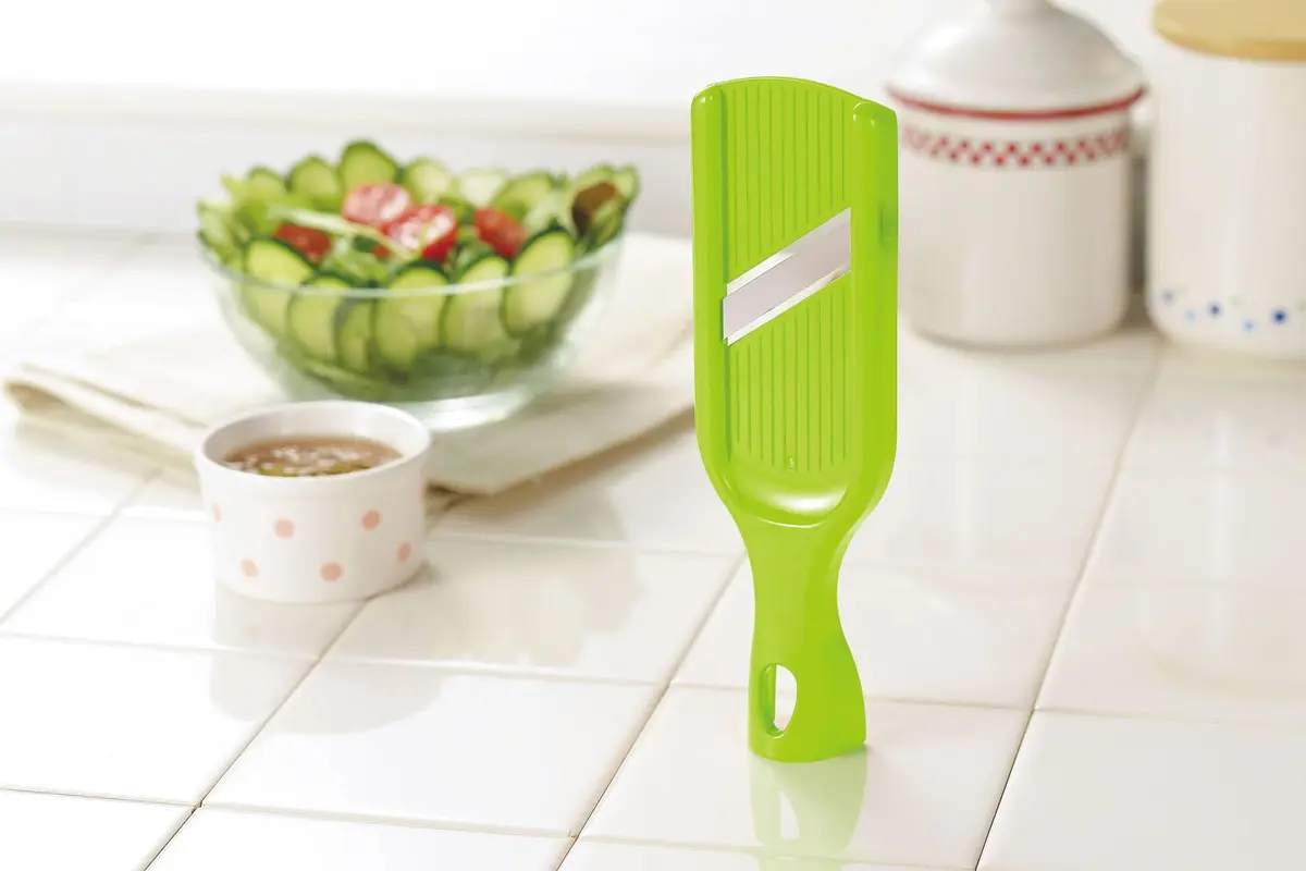 Shimomura Kougyou FV-610 Mini Slicer | Slices Cucumber, Leeks, Onions Thinly - view 2