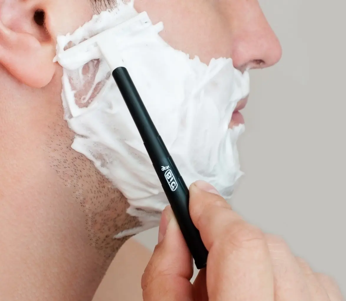 BIC Metal Disposable Men's Shaving Razors 1 Count | Single Blade Durability for Adult Men - view 3