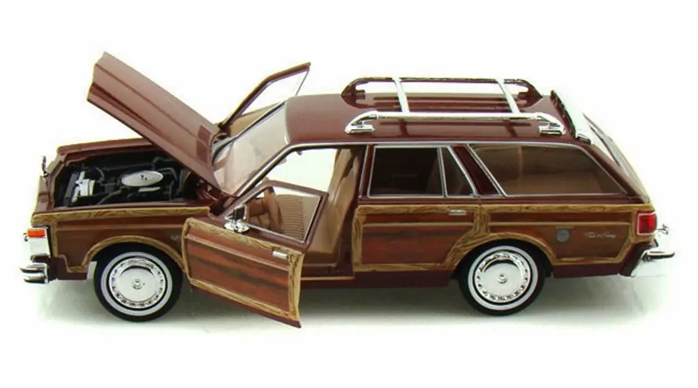 Motormax 1/24 Scale Diecast Model Car Chrysler LeBaron Town & Country Wagon, Red with Woodie Siding | 8" Length, Opening Doors & Hood - view 3