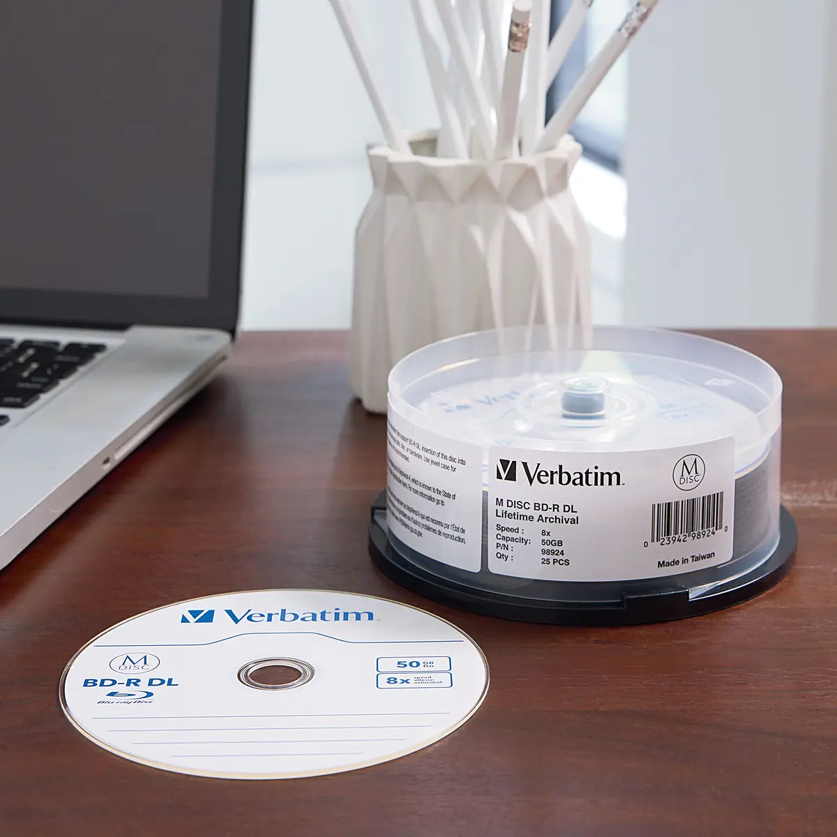 Verbatim M DISC BD-R DL 50GB 8X with Branded Surface | 25pk Spindle, White - view 3