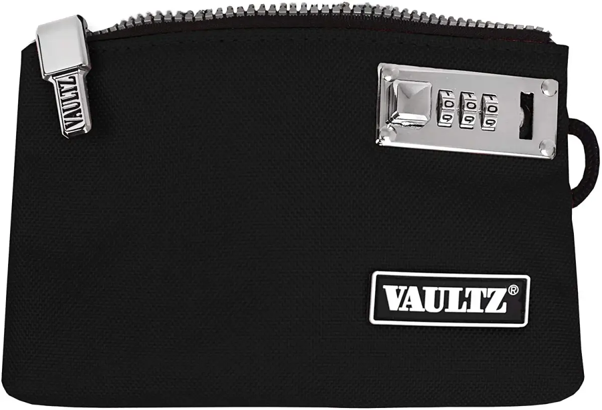 Vaultz Black Locking Accessories Pouch, 5 x 8 Inches - Secure Zippered Storage - view 2