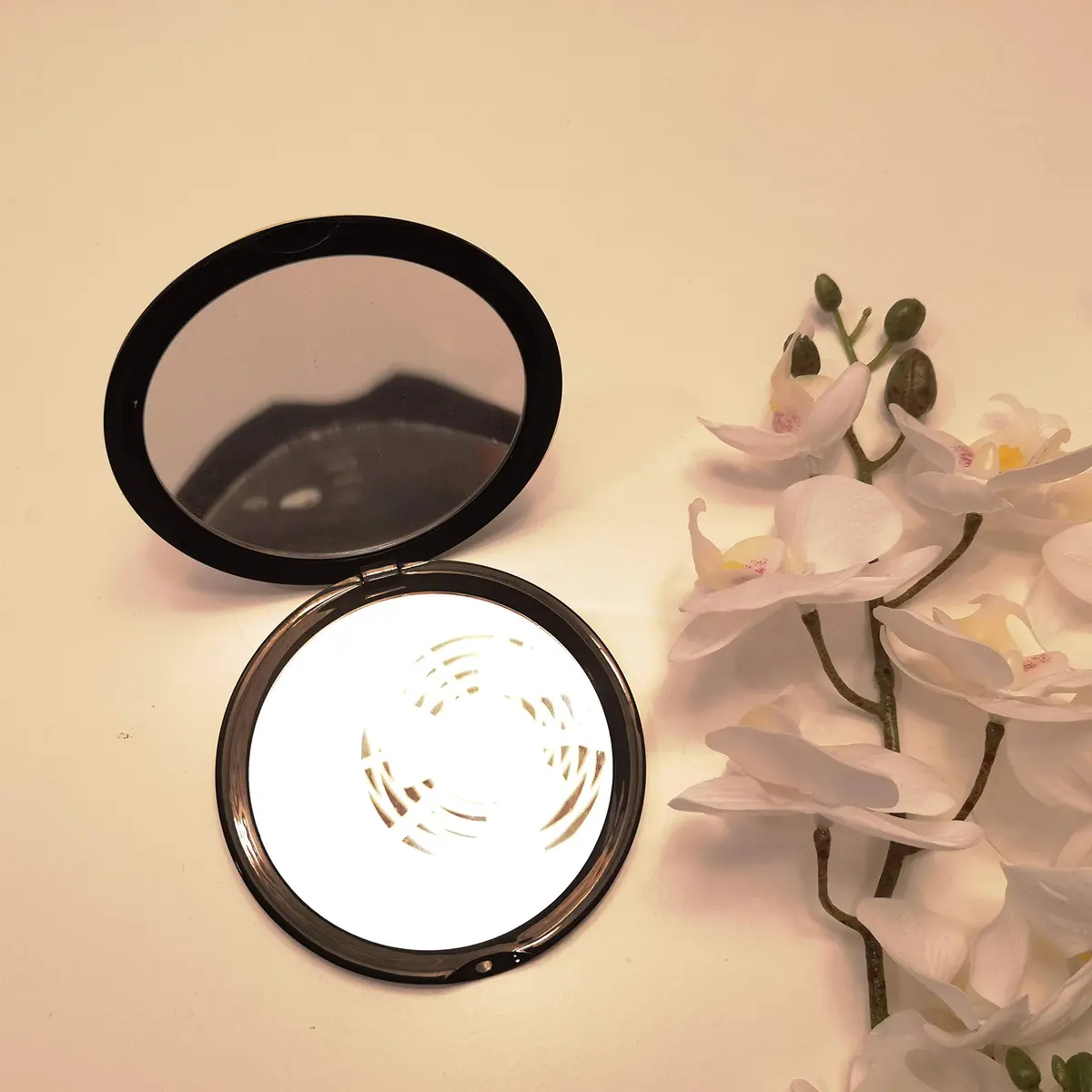 VrHere MirriM Makeup Pocket Mirror 4" Diameter | 10x Magnification & Plain Mirror, Black - view 5