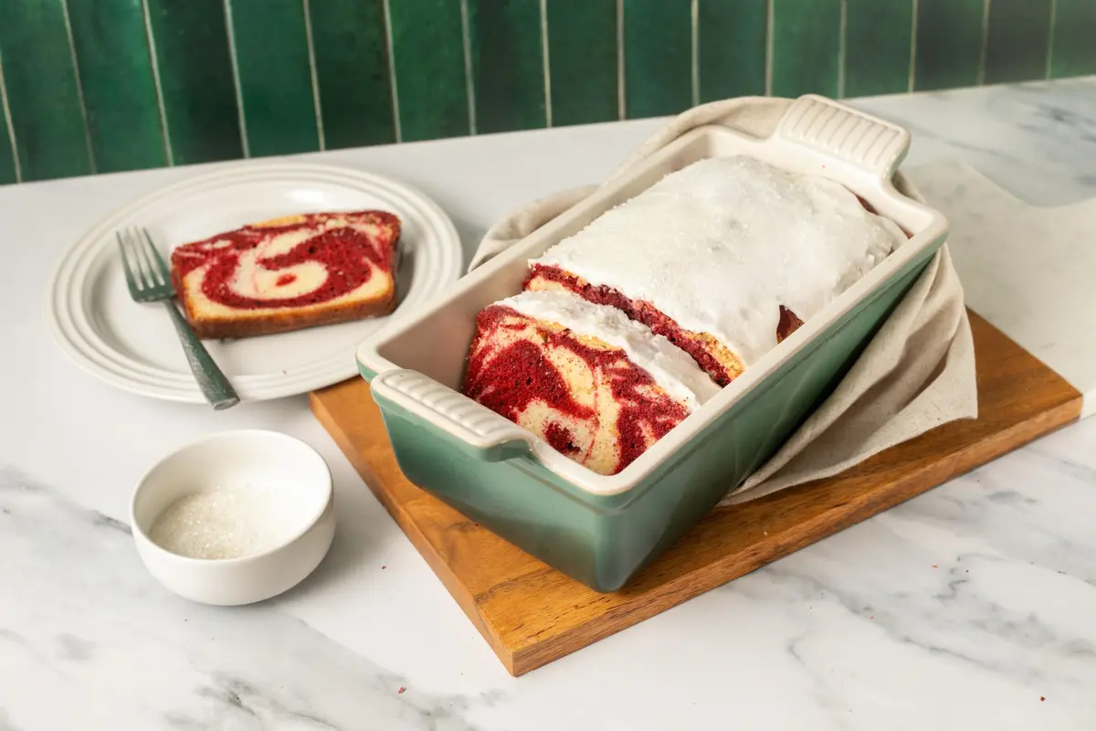 Le Creuset Stoneware Heritage Loaf Pan, 9" x 5" x 3" (1.4L) | Nonstick, Oven & Freezer Safe - view 2