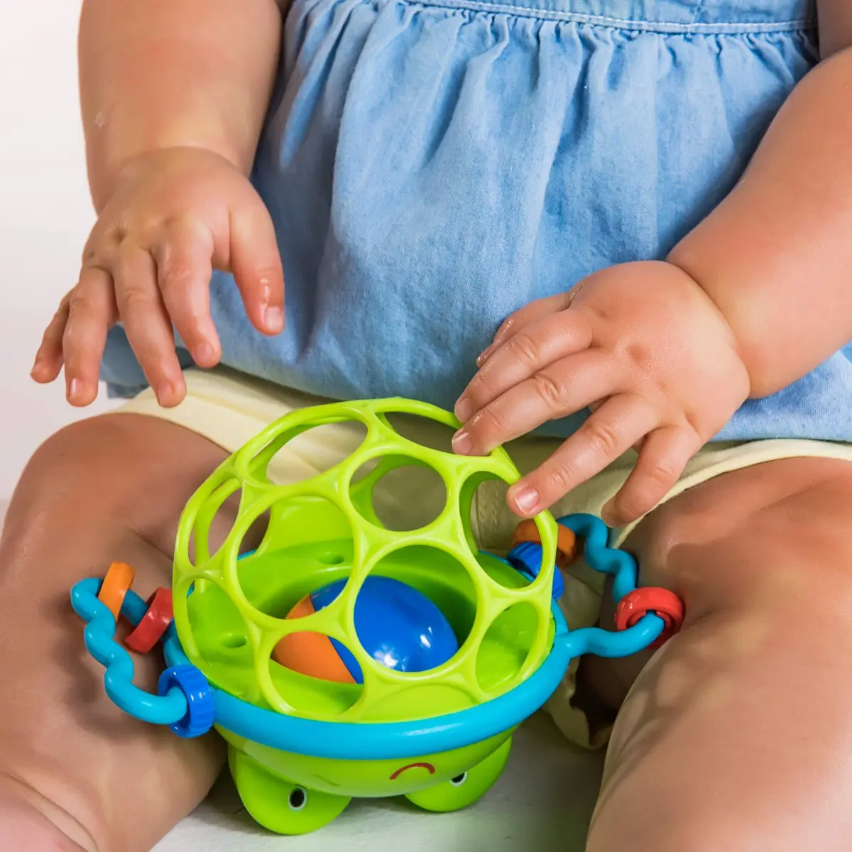 Bright Starts Oball Jingle & Shake Pal Musical Toy | BPA-Free Easy-Grasp Baby Rattle Toy (Green Frog) - view 8