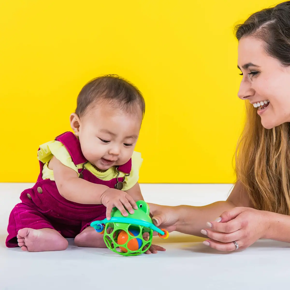Bright Starts Oball Jingle & Shake Pal Musical Toy | BPA-Free Easy-Grasp Baby Rattle Toy (Green Frog) - view 9