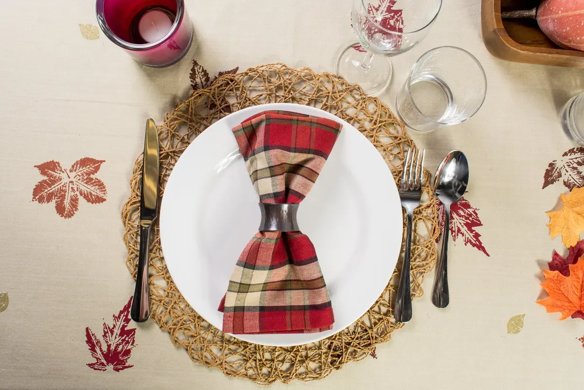 DII Woven Paper Round Placemats Set of 6, 15 inch (38 cm) Diameter | Elegant Holiday Table Decor - view 4