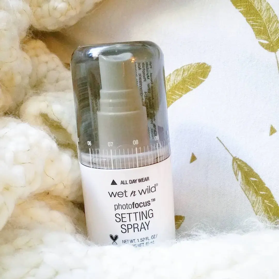 wet n wild Photo Focus Setting Mist 45ml (1.5 Fl Oz) | Cruelty-Free & Vegan Makeup Setting Spray - view 5