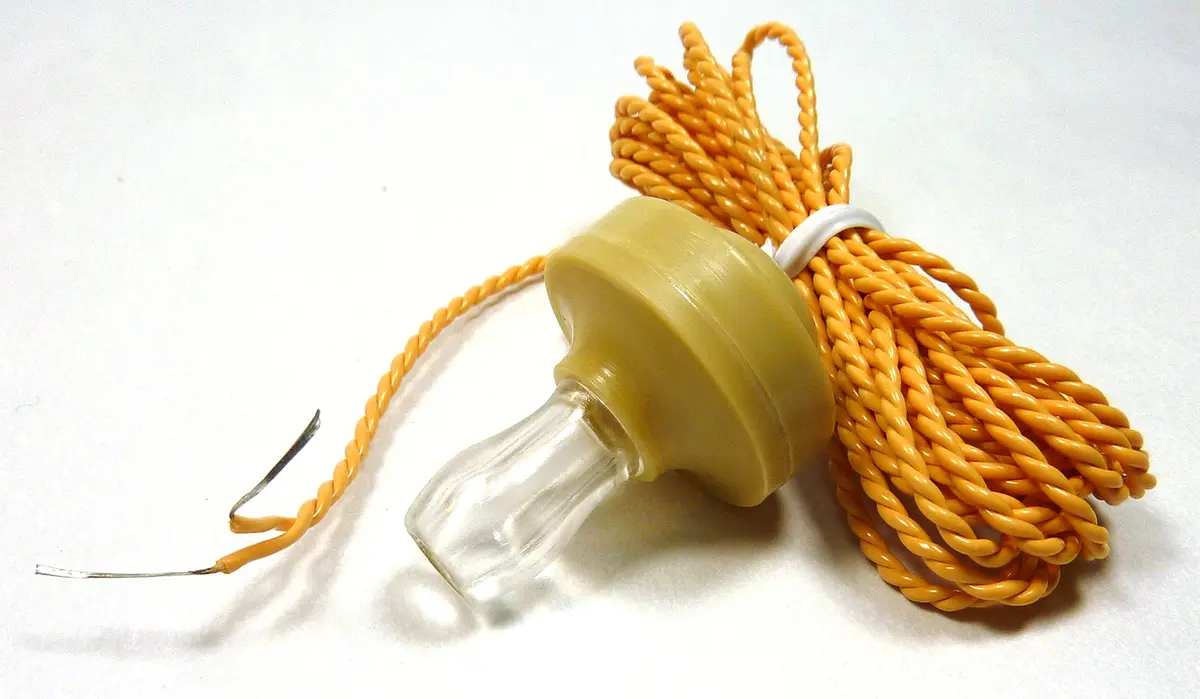 Philmore Crystal Radio Earphone with Bare Wire Ends, 2.3m (7-Ft) Cord, High Impedance 100MΩ+ - view 3