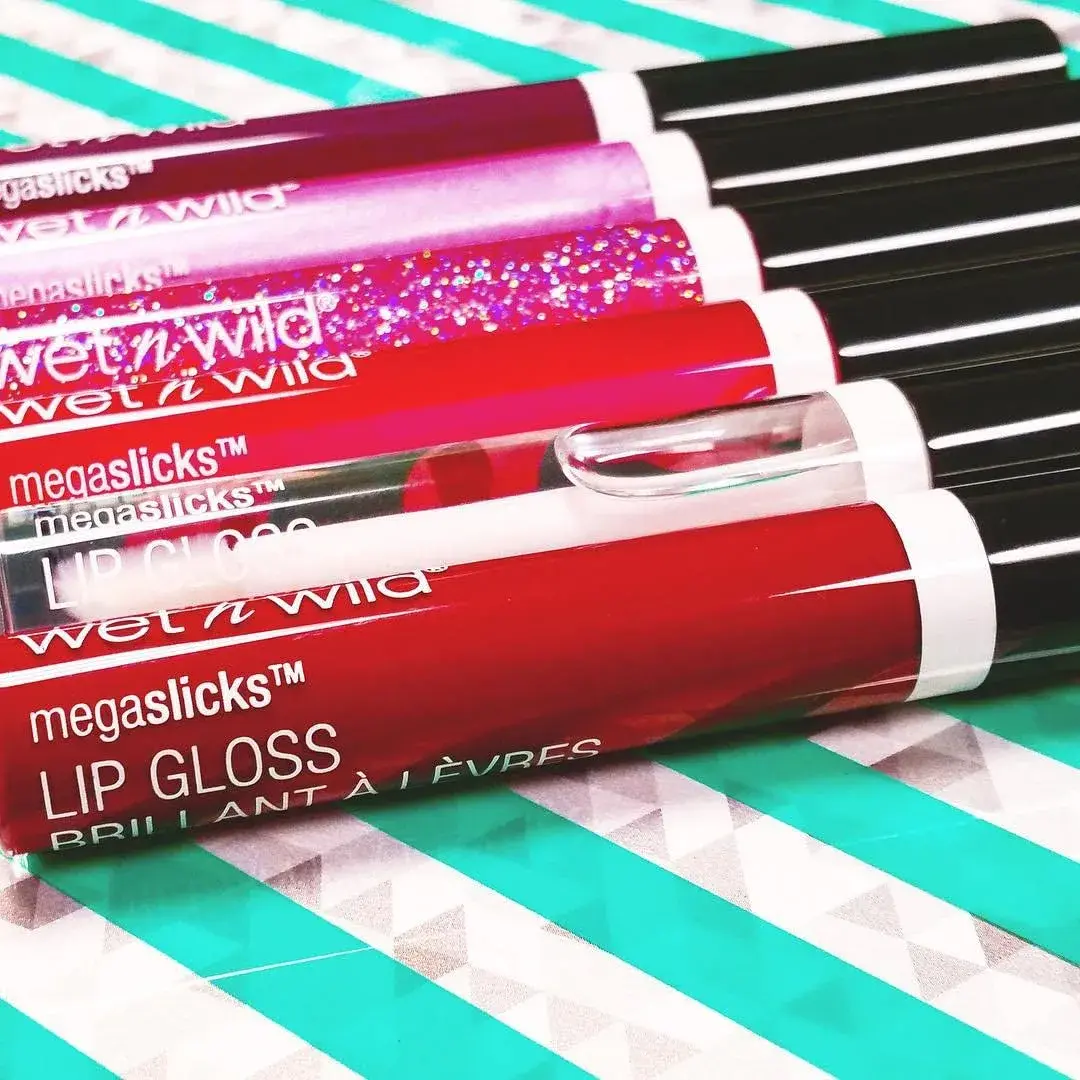 wet n wild MegaSlicks Lip Gloss Red Cherish | Ultra-Glossy, Vitamin-E Enriched, Vegan (16.26 ml / 0.55 Fl Oz) - view 11