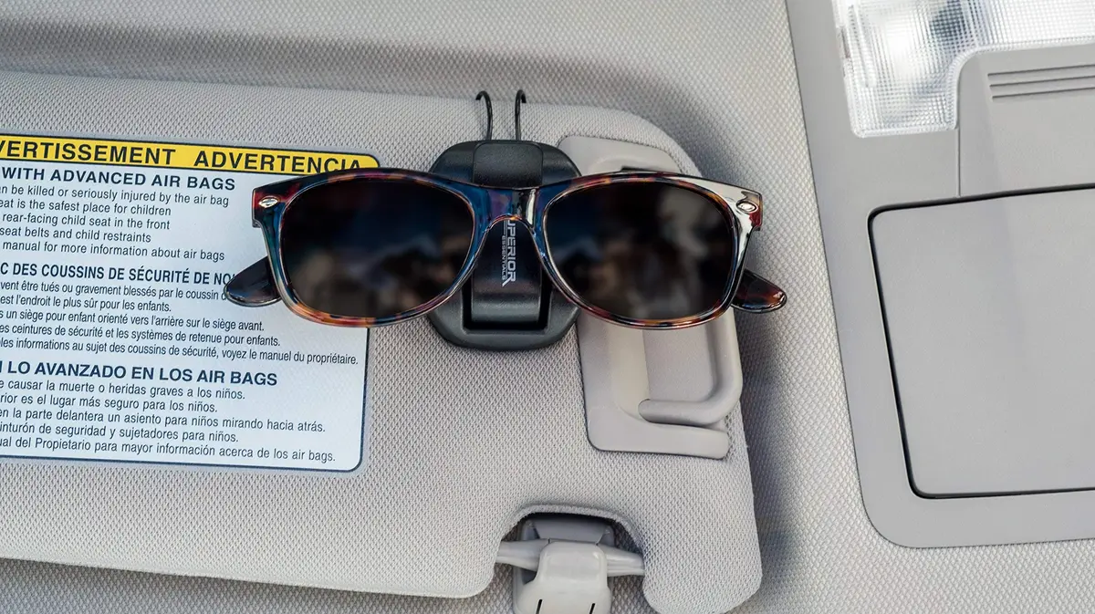 SUPERIOR ESSENTIALS Sunglasses Holder for Sun Visor/Air Vent - Black, 1 Pack | Easy One Handed Operation - view 2