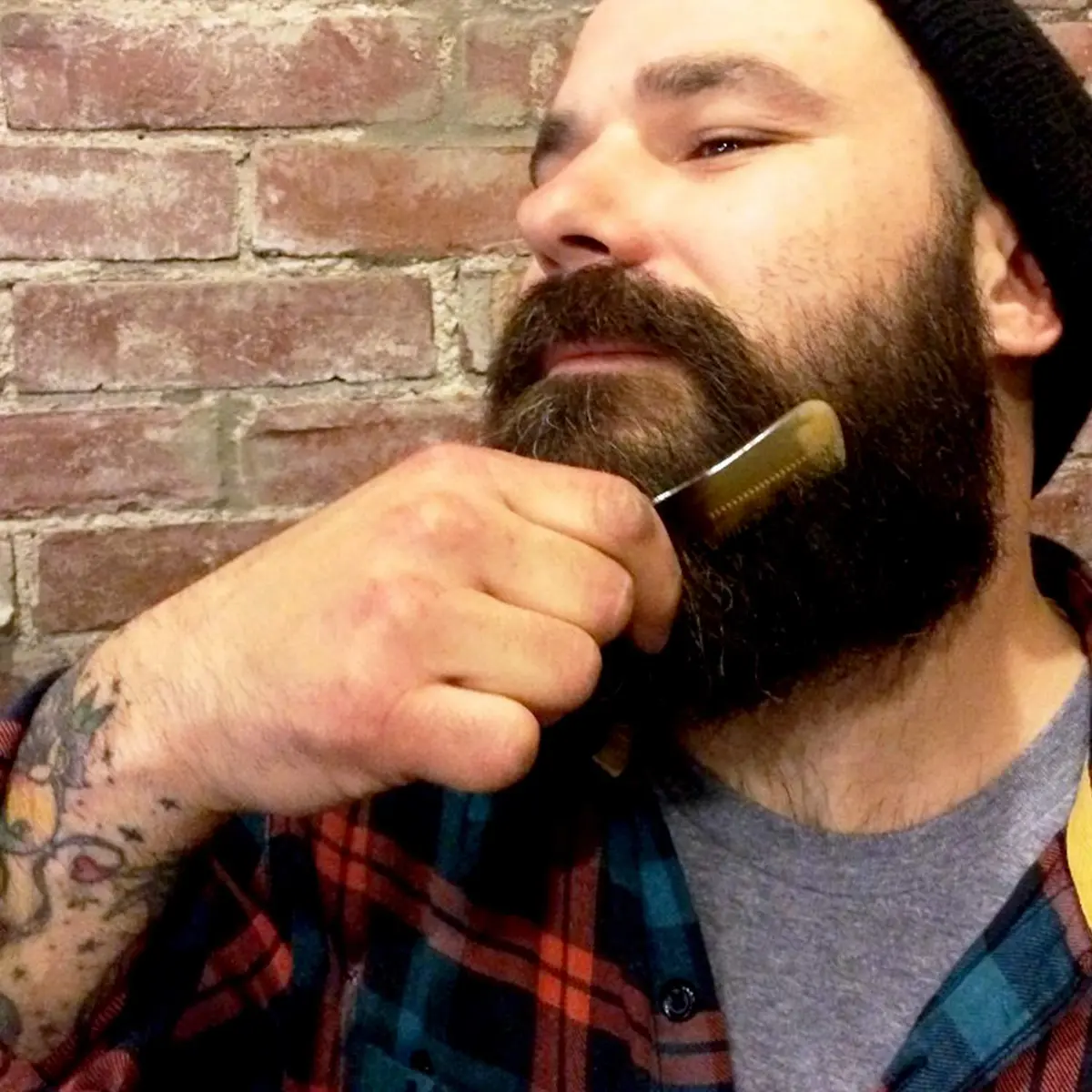 Lucky Franc's Handmade Ox Horn Fine Tooth Comb for Men | Static-Free Pocket Size Gift - view 6