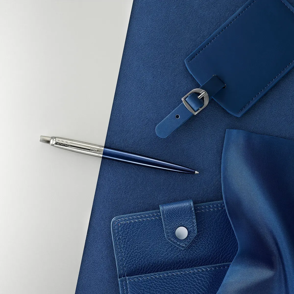 Parker Jotter Ballpoint Pen Royal Blue | Medium Point Blue Ink Gift Box (1953186) | Iconic Design - view 3